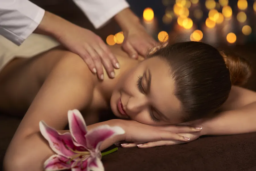 Massagem relaxante, modeladora e drenagem linfática, salão Maison Soleil São Paulo
